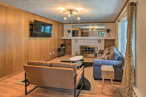Pet-friendly Anchorage Gem Walkable Location