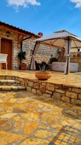 Dream House Porta Qeparo Since 1910