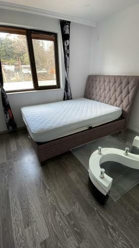 Three Rooms Apartment Next To The Sea