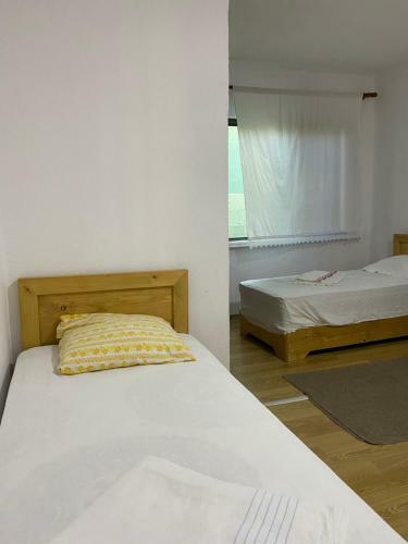 Hostal North Gate Guest House And Camping