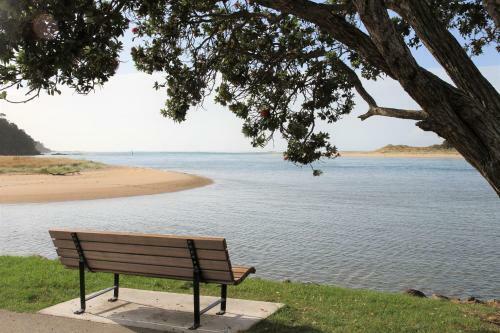 Kakariki By The Sea