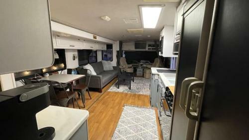 3 Bedroom House And 2 Rvs
