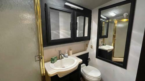 3 Bedroom House And 2 Rvs