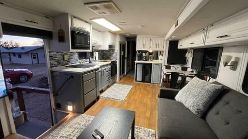 3 Bedroom House And 2 Rvs
