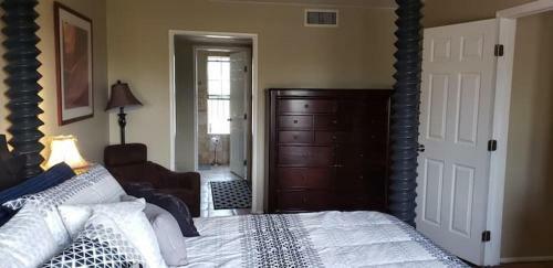 3 Bedroom House And 2 Rvs