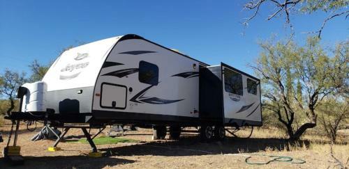 3 Bedroom House And 2 Rvs