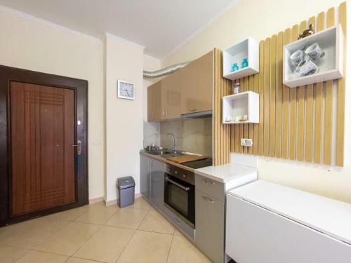 Cozy Modern Apartment In Qerret