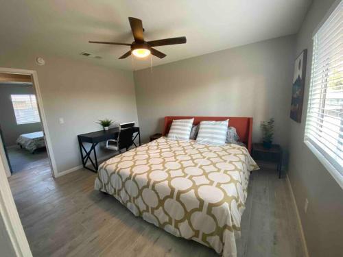 Cubs Corner - 4 Bed 2 Bath Retreat.