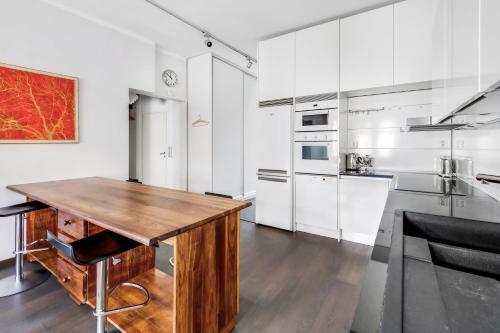 Apartamento Wehost Top Floor Transformable 2br 8min To Centrum
