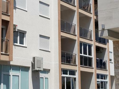 Apartments Leo