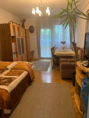 Eszkim�ka Apartman Debrecen