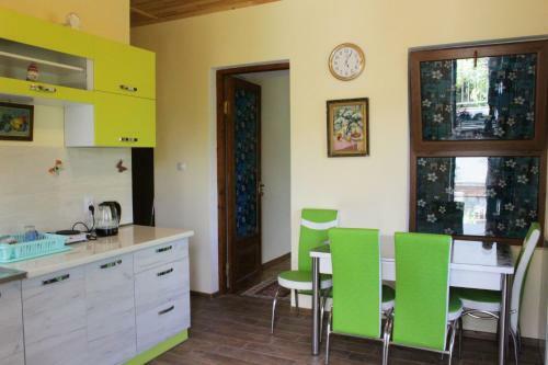 Old House Apartment With Garden Area
