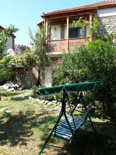 Old House Apartment With Garden Area