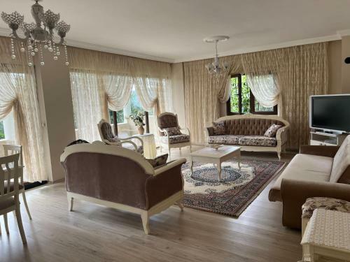 Villa Cennet Bah�esi