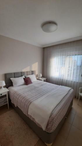 Modern And Bright Apartment 5min From The Sea