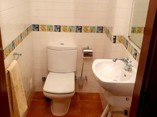 Lovely Beach House Moradia V4 Com Piscina