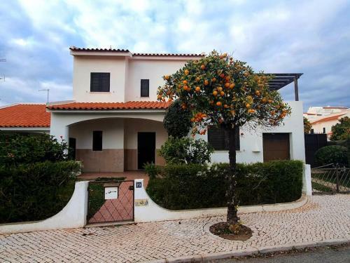 Lovely Beach House Moradia V4 Com Piscina