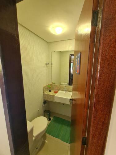 Casa 4/4 Agrad�vel Com Piscina E Churrasqueira