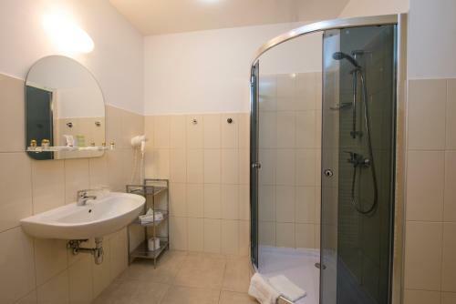 Hotel The Grand V�g?a?