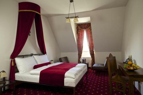 Hotel The Grand V�g?a?