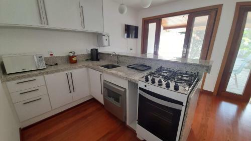 B�zios Casa Gerib� 140m Da Praia
