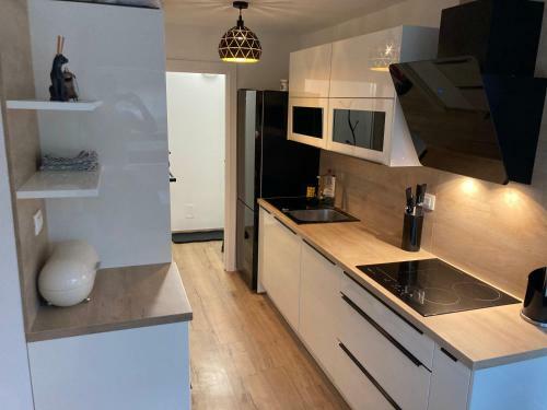 Apartamento Modern 2-bed Flat At The Foothill Of The Castle