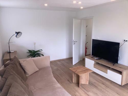 Apartamento Modern 2-bed Flat At The Foothill Of The Castle