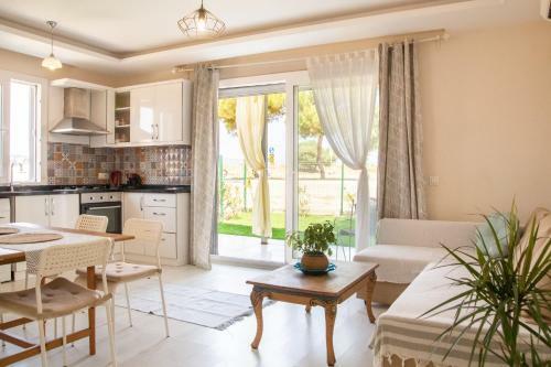 Villa Charming House Close To Beach In Cesme