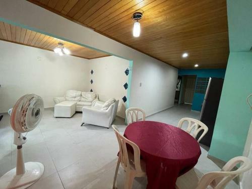 Espectacular Casa Amoblada En Cove�as