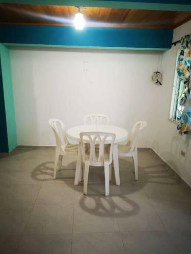 Espectacular Casa Amoblada En Cove�as