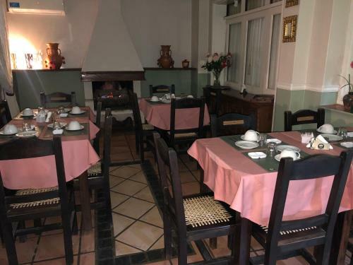Hotel Nuevo Reyes