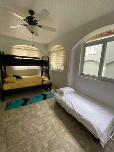 Euphoria Sunset Villa- West End