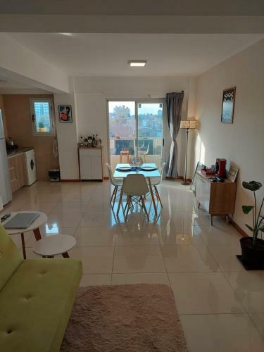 Apartamento Departamento Excelente 1 Dormitorio Con Balc�n Y Cochera.