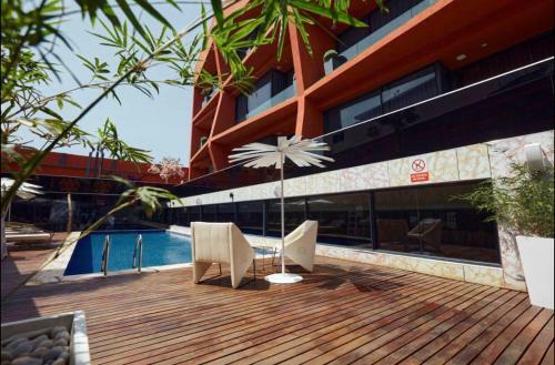 Apartamento Luxurious Executive One Bedroom Suite Space Available