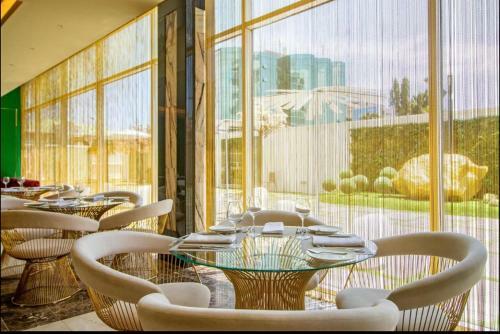 Luxurious Superior Apartment One Bedroom Space Available