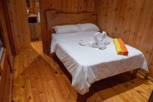 Chalet En Bois Sur La Plage De Sable Blanc