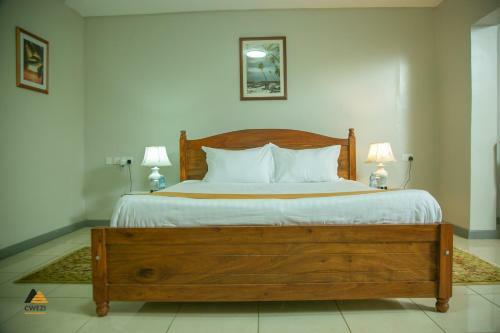 Hotel Cwezi By The Lake