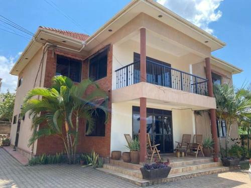 Julz Place 3 Bedroom Apartment With A Lake View