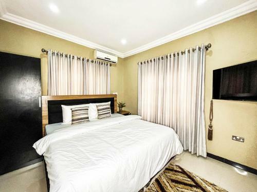 Eleven Apartments Agidingbi
