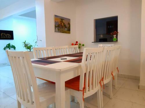 3 Bedroom Apartment In Nyali With Pool/wi-fi