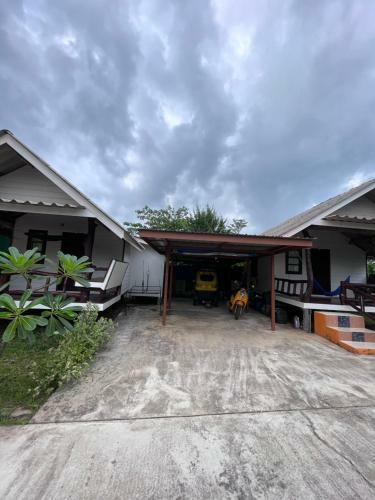 Pyramid Bungalow