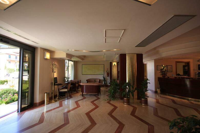 Smooth Hotel Rome West