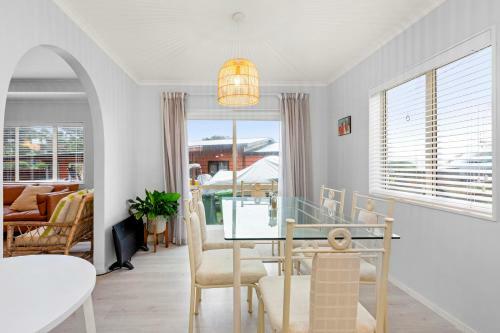 Surfs Up - Raglan Holiday Home