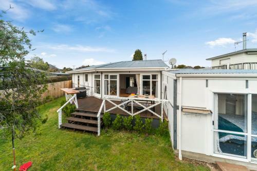 Kerer? Lodge - Two Mile Bay Holiday Home