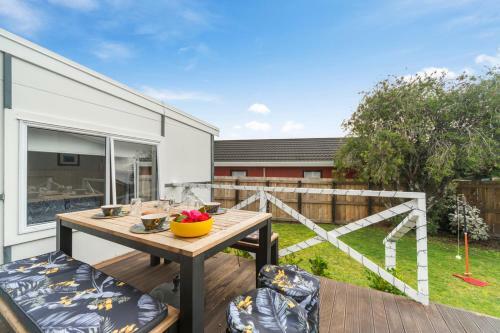 Kerer? Lodge - Two Mile Bay Holiday Home