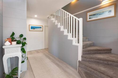 Treetop Rest - Stunning Dunsborough Home