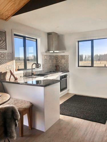 Peak View Cabin - Ben Ohau - Stylish Seclusion