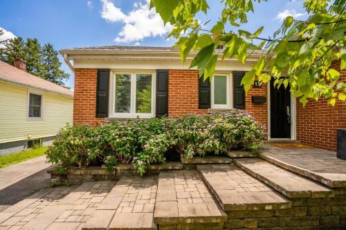 4br Family Home - W Private Pool And Games Room