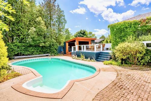 4br Family Home - W Private Pool And Games Room