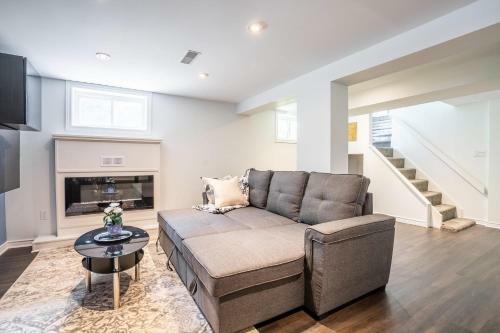 4br Family Home - W Private Pool And Games Room